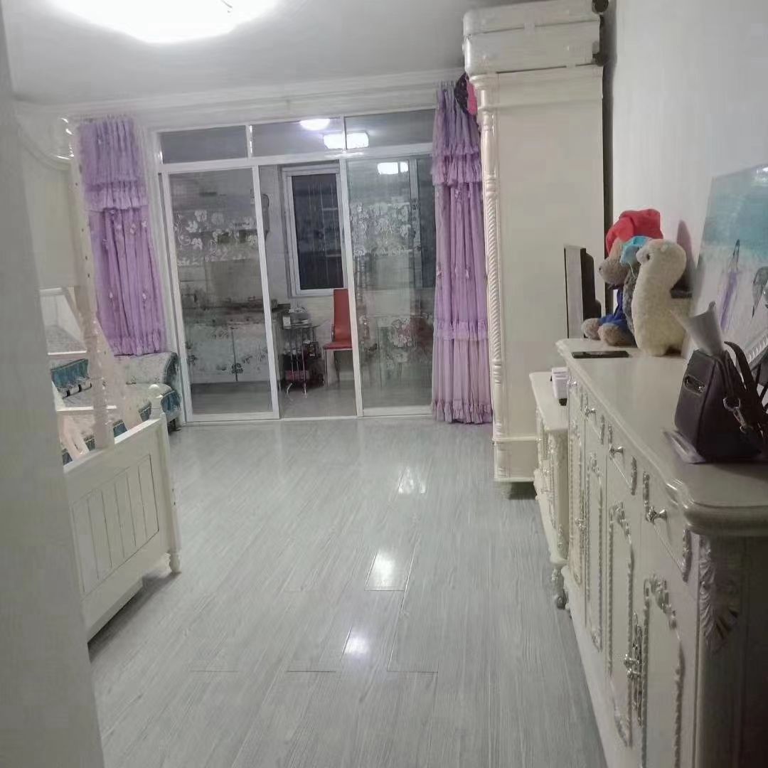 东渚镇湖平绣雅苑三室一厅一厨一卫 东渚镇湖平绣雅苑三室一厅一厨一卫