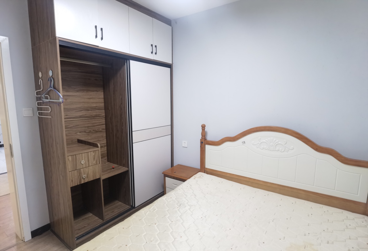 城南中凯附近新装多套电梯房两室两厅两卫户型方正 城南中凯附近新装多套电梯房两室两厅两卫户型方正