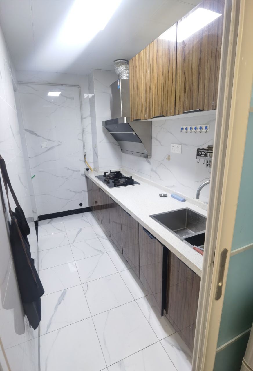 城南中凯附近新装多套电梯房两室两厅两卫户型方正 城南中凯附近新装多套电梯房两室两厅两卫户型方正