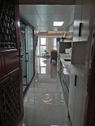 平绣雅苑精装大两室一厅，近南大，超大阳台阳光特好，停车免费