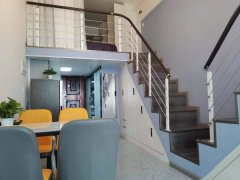 平绣雅苑精装大两室一厅，近南大，超大阳台阳光特好，停车免费